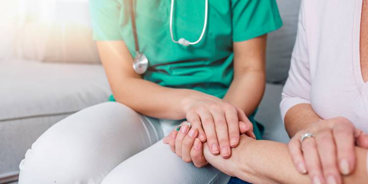 ممرضة مساعدة