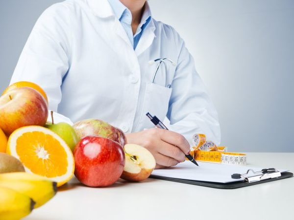 أخصائي تغذية