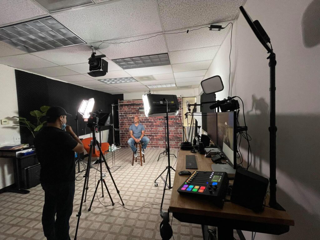 Quel que soit votre projet audiovisuel, je vous propose des outils dans le respect de votre budget, qui s’adaptent à vos besoins . - portfolio - 1