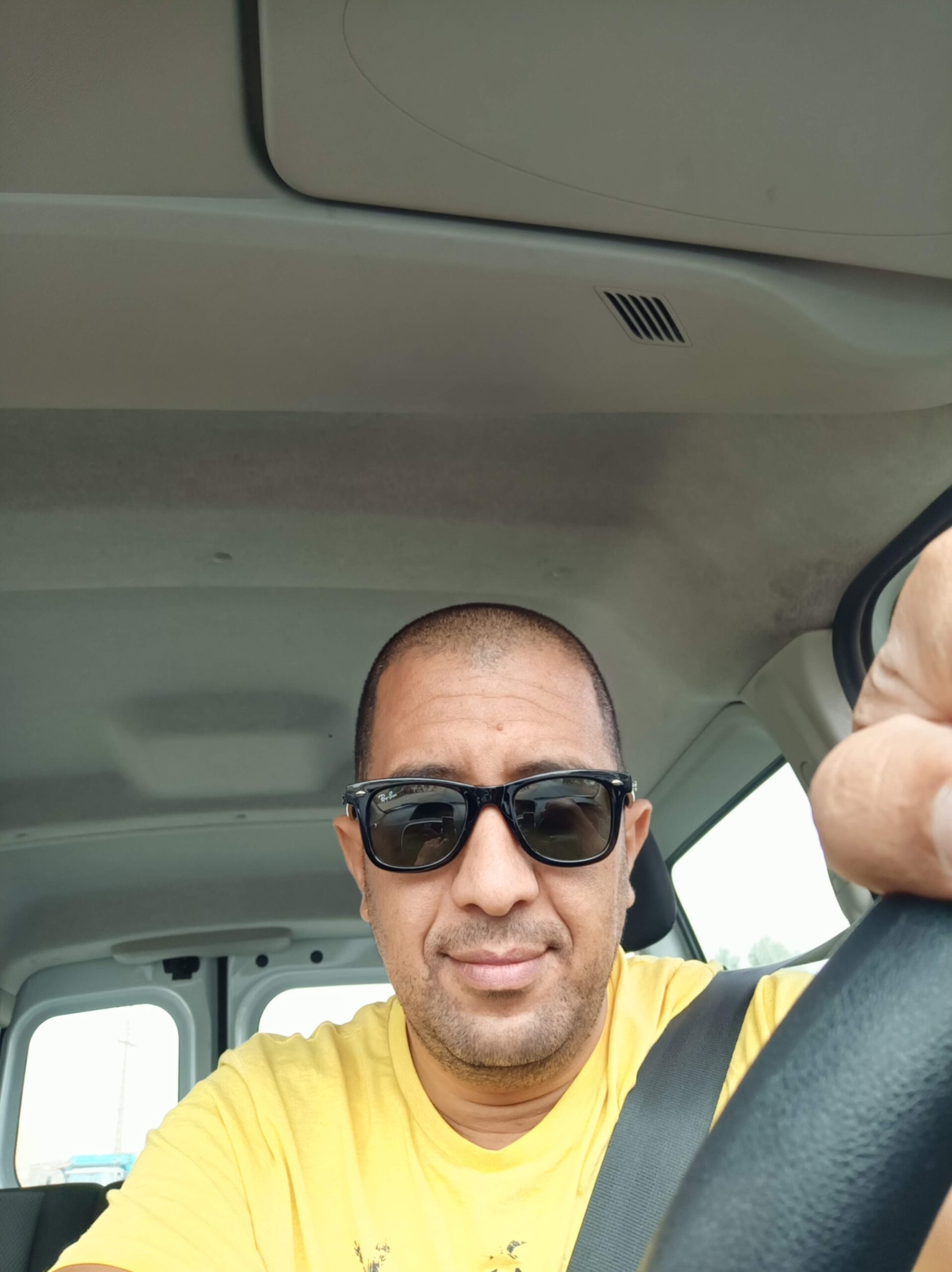 adil mouaqil
