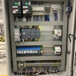 تنفيد كل الاشغال الكهربائية الصناعية و المنزلية آلية الآبار والمسابيح Travaux divers Entretien et maintenance des installations électriques climatisa