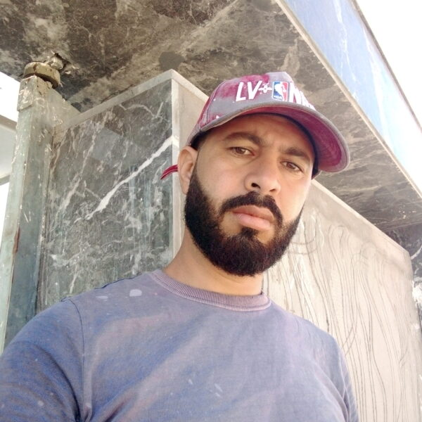 عزيز زعيم