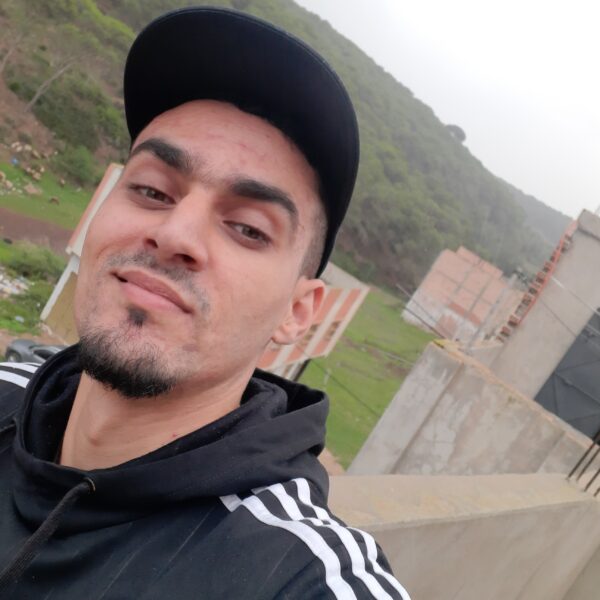 أشرف ا