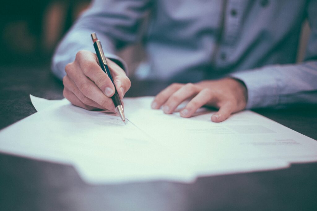 Traductrice professionnelle avec une expertise confirmée dans les langues arabe, français et anglais - portfolio - 1