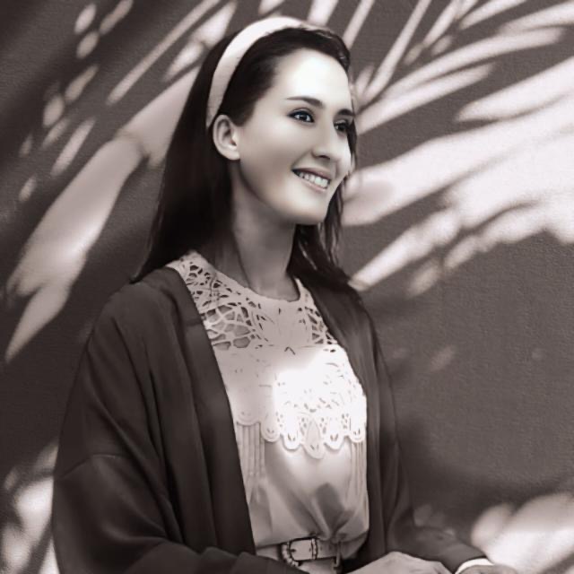 Yasmine Deghoughi
