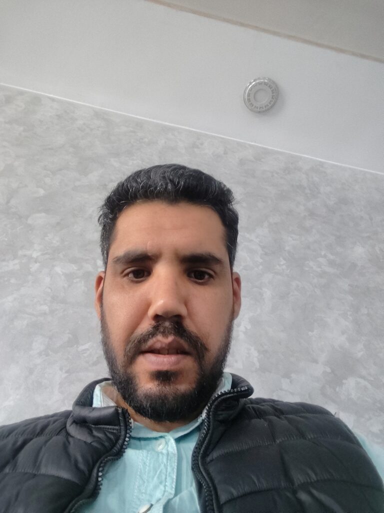 عبدالكريم الطاهري - الغلاف