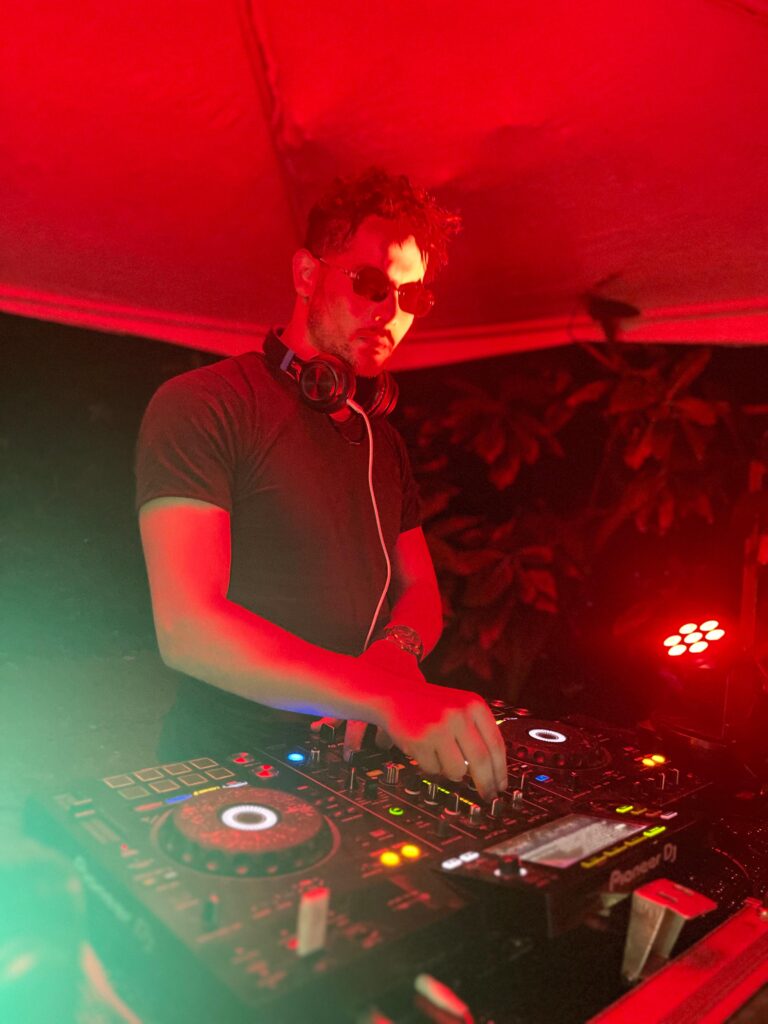 Othmane Rochdi - الغلاف