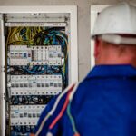Électricité de bâtiment et parabole et camirat dr servillance et chauffe eau 
