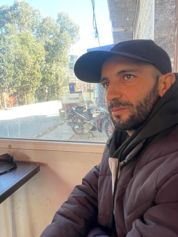 Omar Esskalli - portfolio - 0