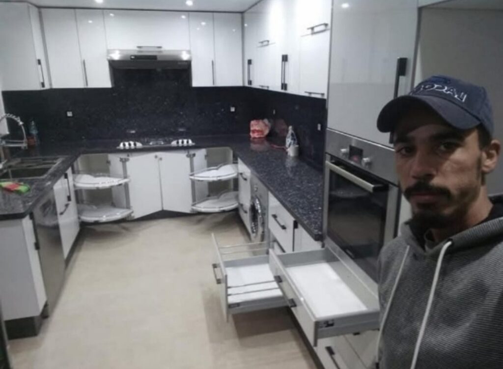 عبداللطيف  حمدي  - معرض الأعمال - 1