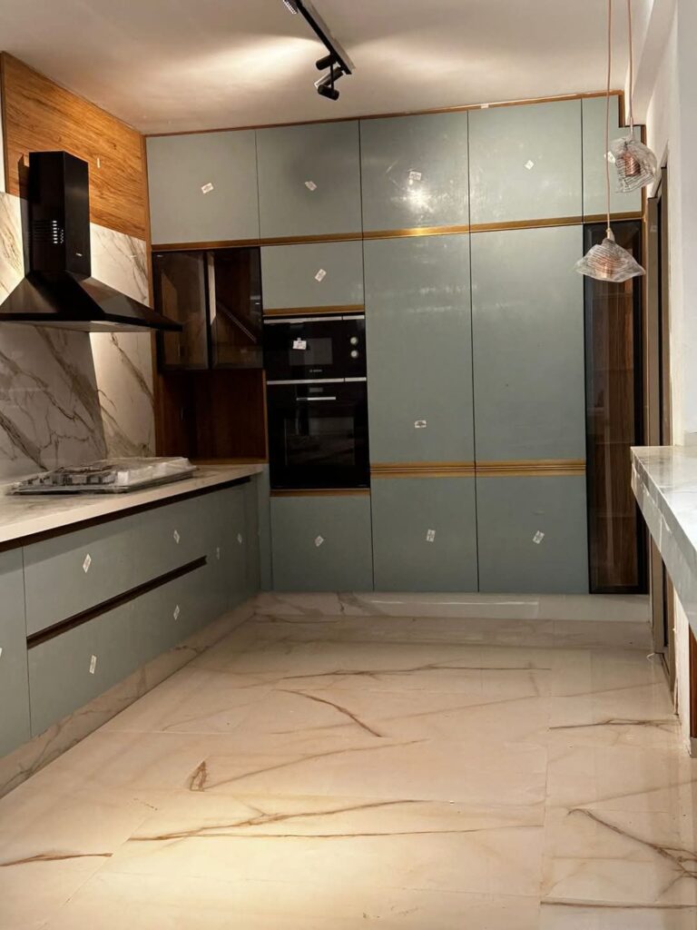 تصميم وتفصيل مطابخ عصرية بأعلى جودة واستغلال مثال للمساحات (3D & Sur Mesure)
